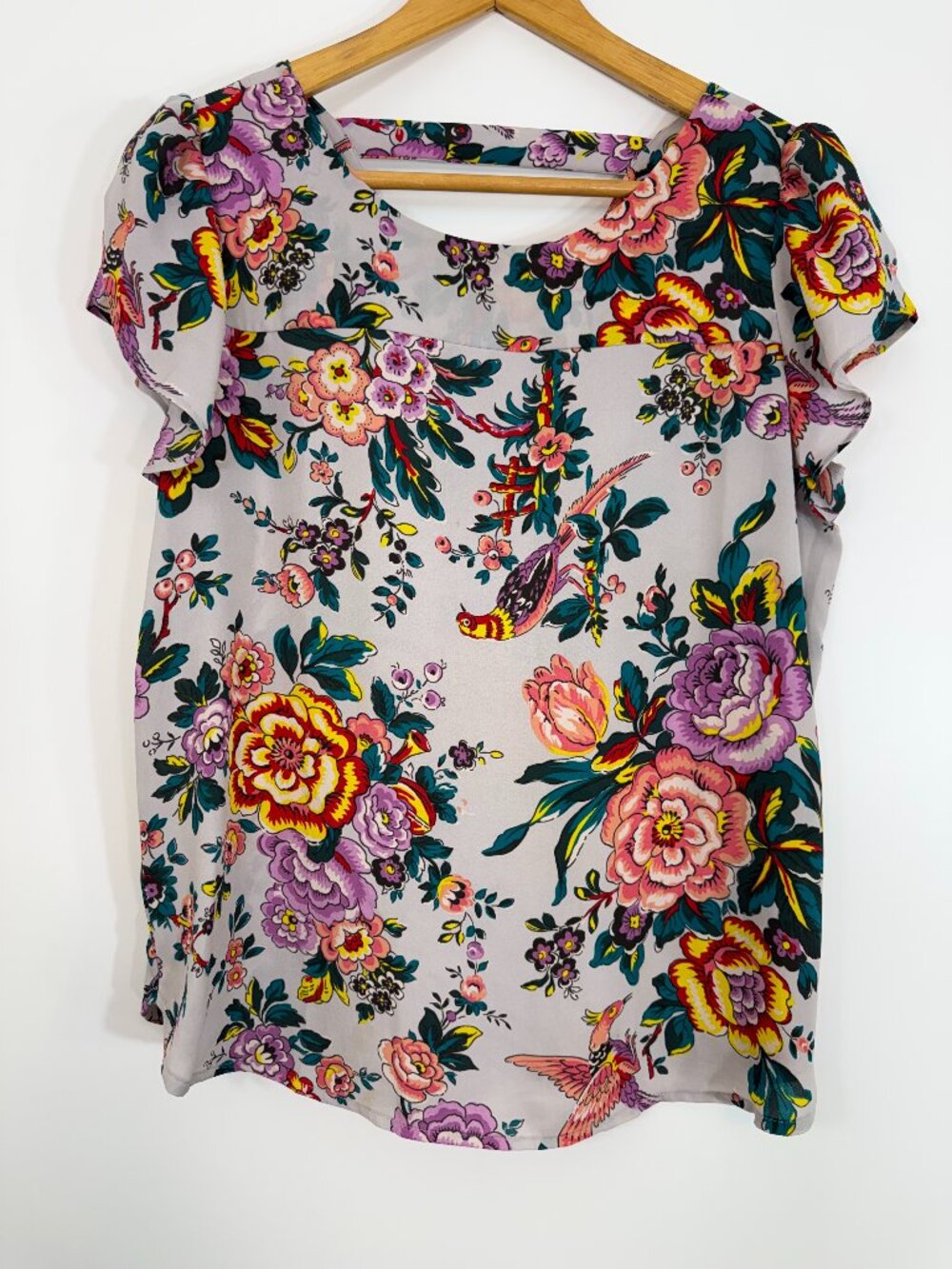 Loft Blouse Womens Medium PETITE FlowePrint Short Flutter Sleeves Pullover Cute!